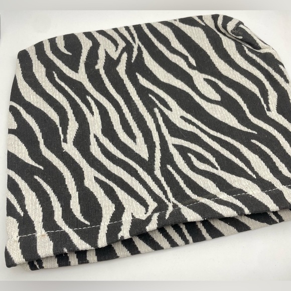 ZEBRA PRINT | Canvas Makeup Bag (Brand New!) ✨ - Picture 8 of 11